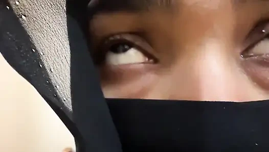 Bir gün bana eşlik edecek misin? Im 18 yaşındaki ateşli Arap kolaj kızı, büyük göğüslerim ve götum var