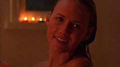 Tania saulnier: gadis mandi seksi (adegan mandi)