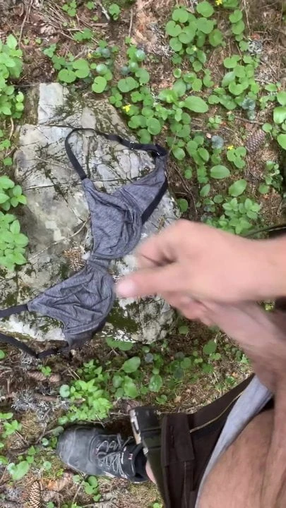 Customers Bra cumshot