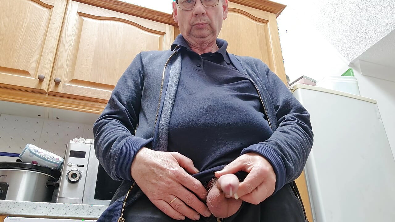OLD GUY SHOOTS HOT THICK CUM