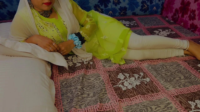 Sasur and bahu newly married bahu sex with Sasur ji