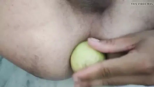 Kıçım büyük bir oyuncak aldı