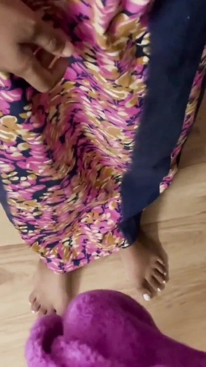รุ่นแม่น่าเย็ด DESI ชดเชยกับผู้เช่าของเธอและทุกอย่างก็เรียบร้อย | คลิป 1