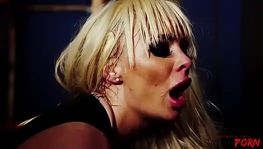 Samantha bentley si eksibisualisme ngentot cowok berondong di luar ruangan