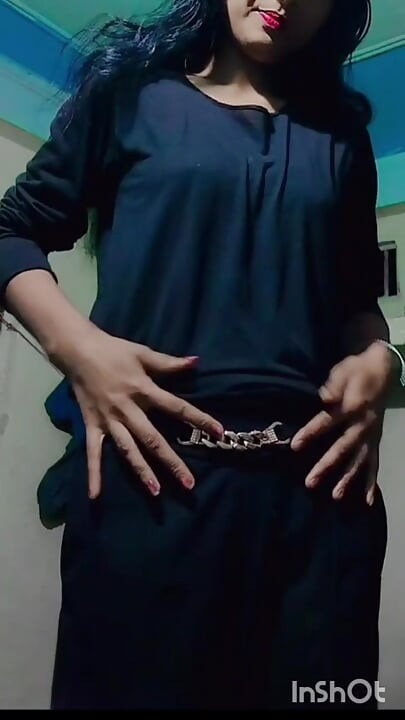 My desi hot girlfriend showing her boobs ans pussy fingering for sex hard fuck