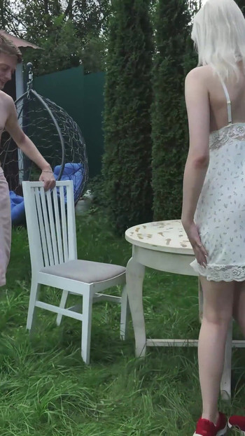 Voyeur atuk menonton kami berkongkek dubur