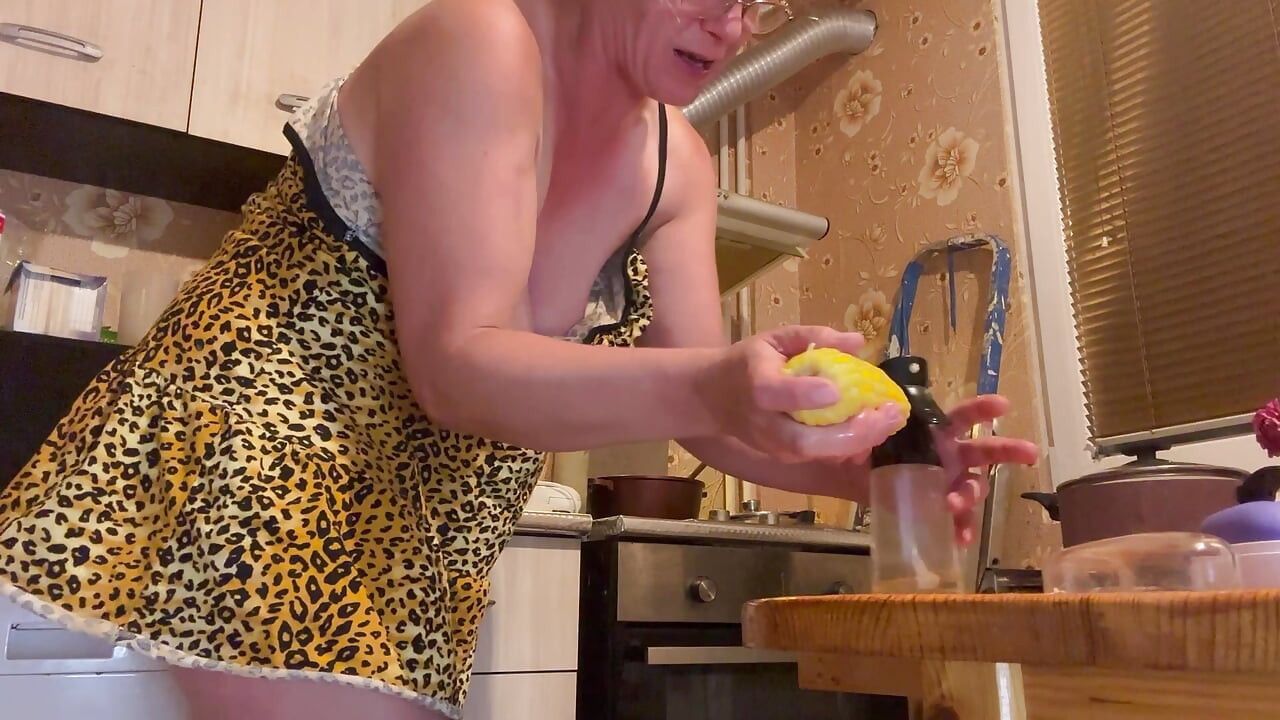 So Horny That Masturbate Whole Cooking and corn fuck