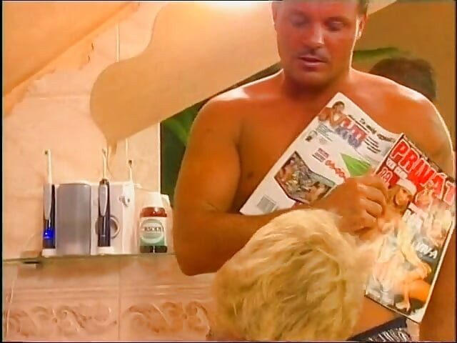 浴室奶奶喜欢性爱