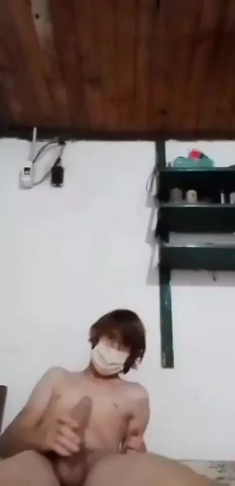 Ve orada yine çekiç gibi duruyor