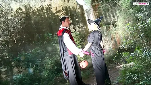 Tante seksi dengan toket besar lagi asik nyepong kontol dan memeknya dientot habis-habisan