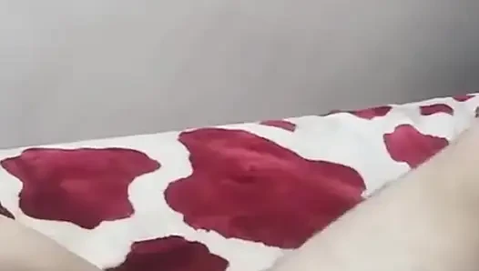 Слова сучки раздражают, пока она кричит от ее задницы. Услышь ее испытания