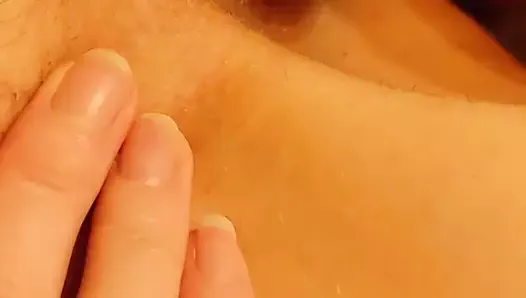 Licking hairy pussy to loud orgasm