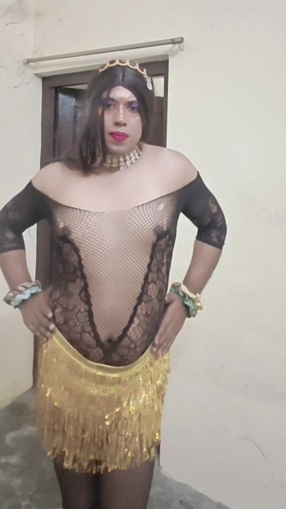 Tarian seksi desi femboy verronika69