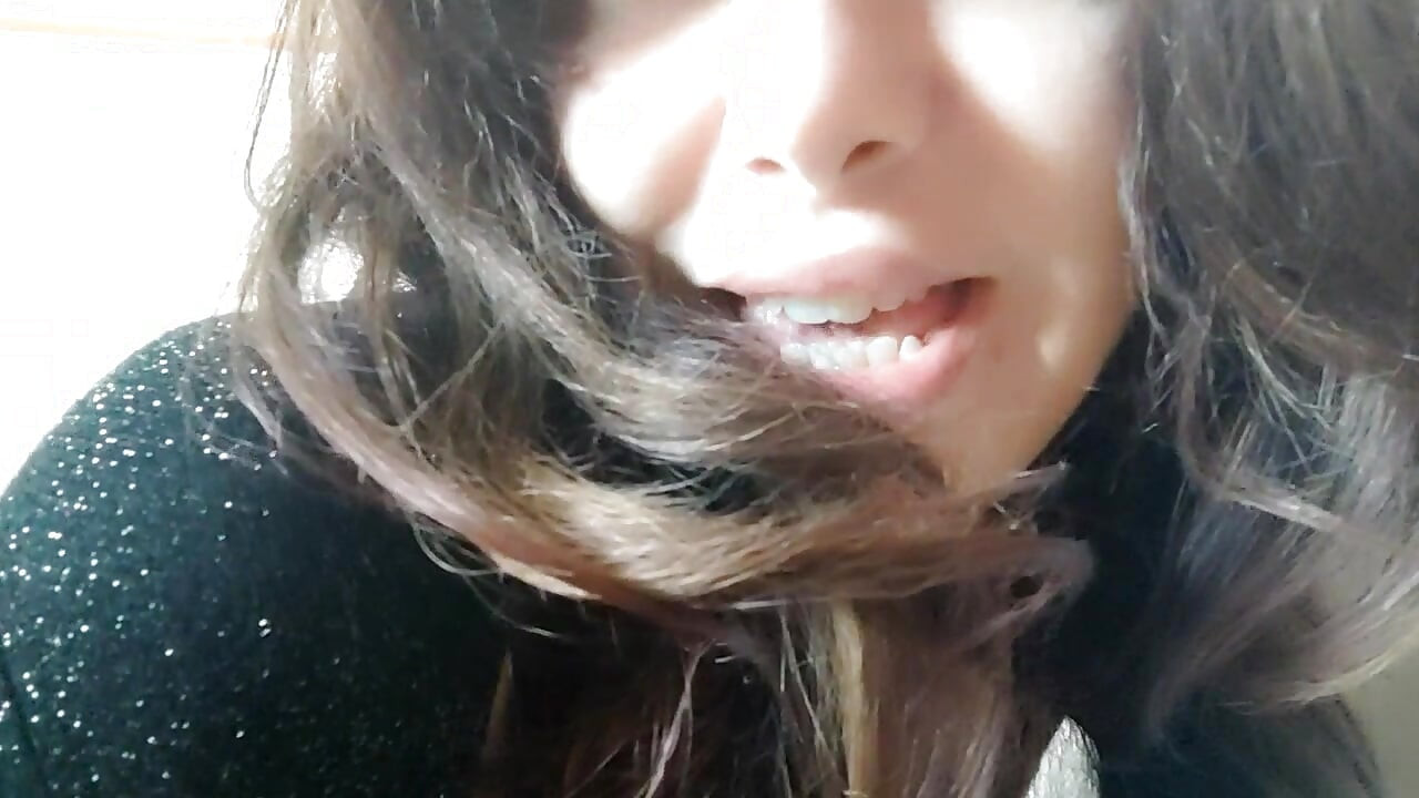 Το παίρνω στον σφιχτό μου κώλο και σου δείχνω