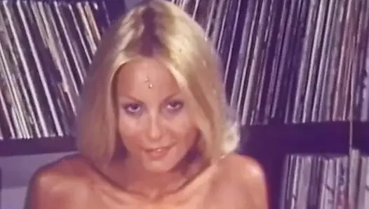 Sexy blonde retro-dreier muschi lecken, muschi lecken, ficken großen schwanz