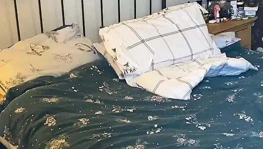 Лучшее вуайюрное видео года через окно