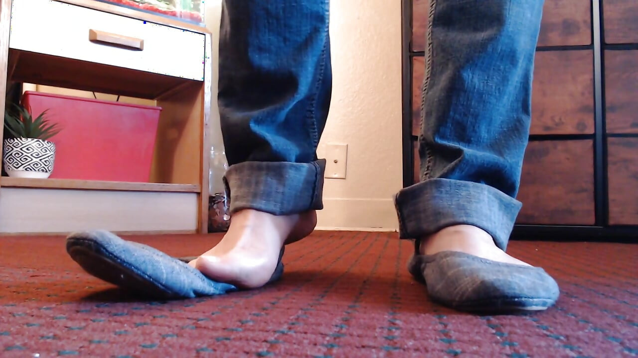 Toe Wiggles Dipping Ballet Flats Dirty