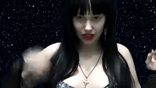 Yıldızlı gökyüzünün altında boşalma geri sayım ile mastürbasyon talimatı