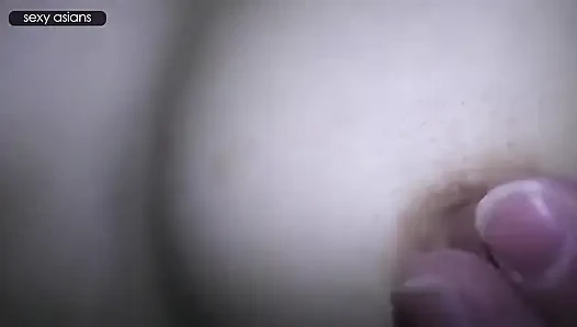 Huzursuz evli güzellik. Mükemmel olmaya devam eden iyi tonlu bir vücut sonunda serbest kalmak istiyor.
