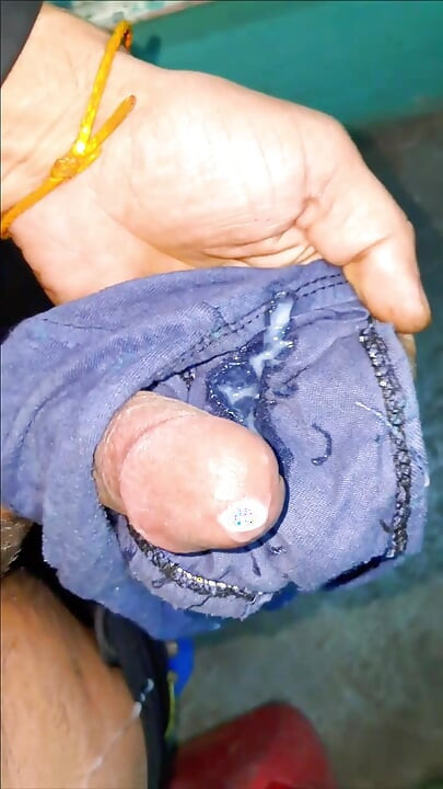 panty of a virgin girl made my penis shake - Hand job