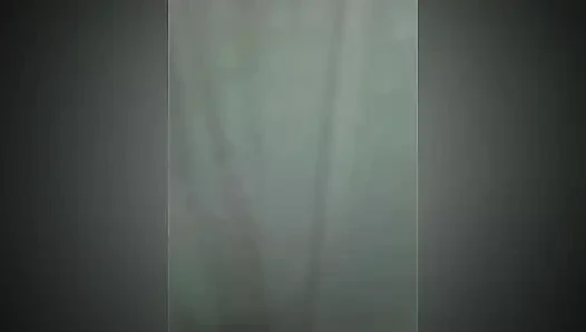 Sweet Tulipan In The Shower радуется моему увидению, что я записываю и играю её