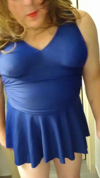 青いドレス