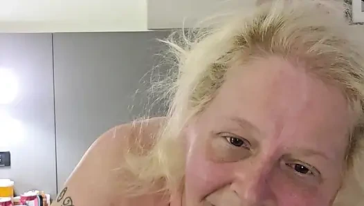 Kocası üçlü grup seks yaparken çığlık atıyor