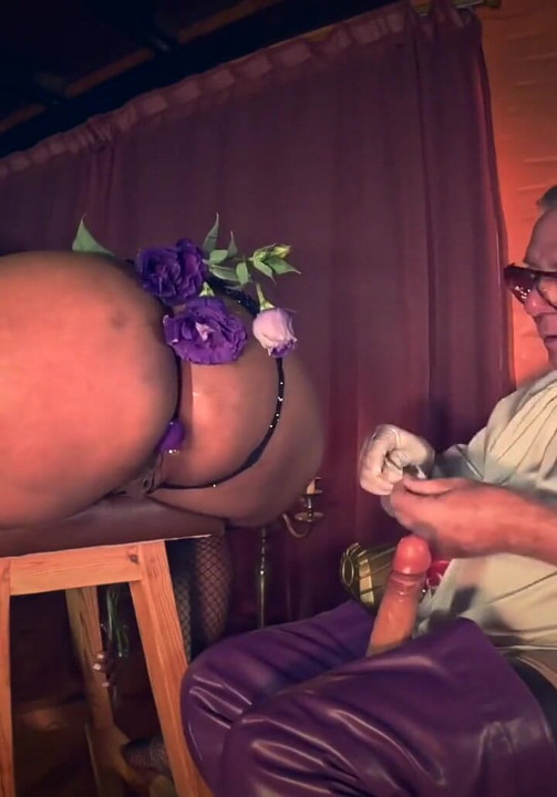 Analen initierar, Pams analuppvaknande - del 4