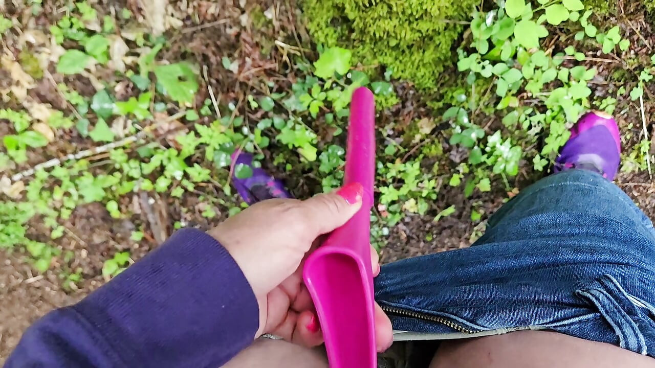 Tree Piss with Female Urination Device