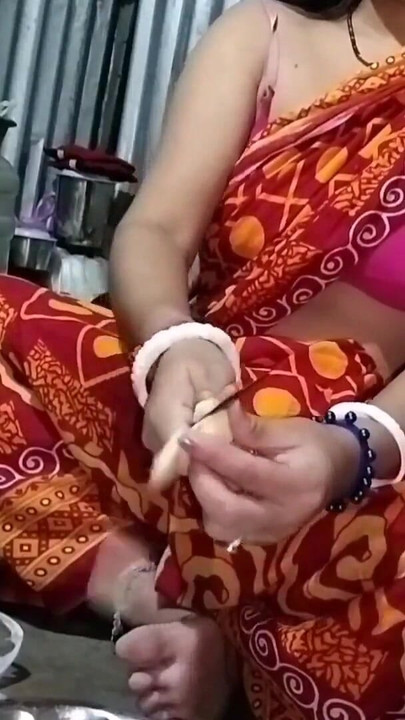 Zapanjujući trenutak iz "Sali jub soaur ghore se Jamai daa k ghor gaye tub Usko Ekela Ghorme Without Condom pe Choda"