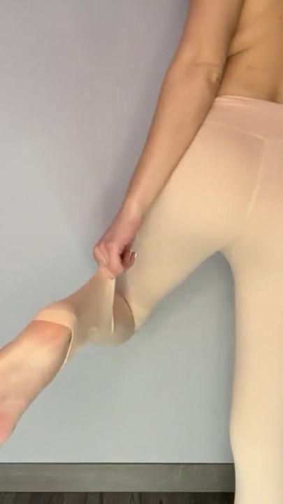 Try on Haul tight youga pants, show holes | Clip 1