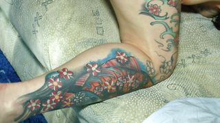 Зрелая немка с татуировками по всему телу, впечатляющее тело №2
