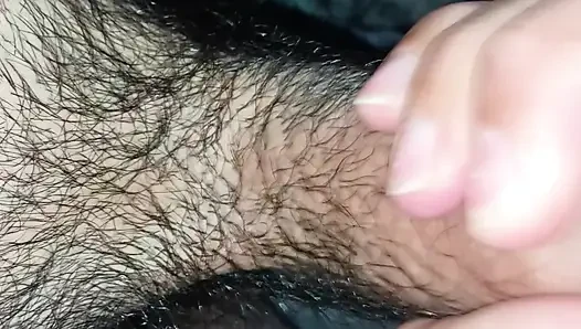 Sıcak Sıcak Penis Büyük Aletini Hareket Ettiriyor