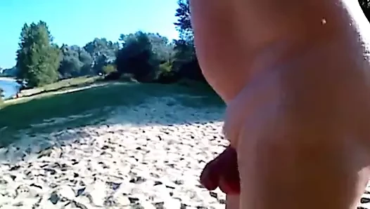 Spaziergang am FKK-Strand