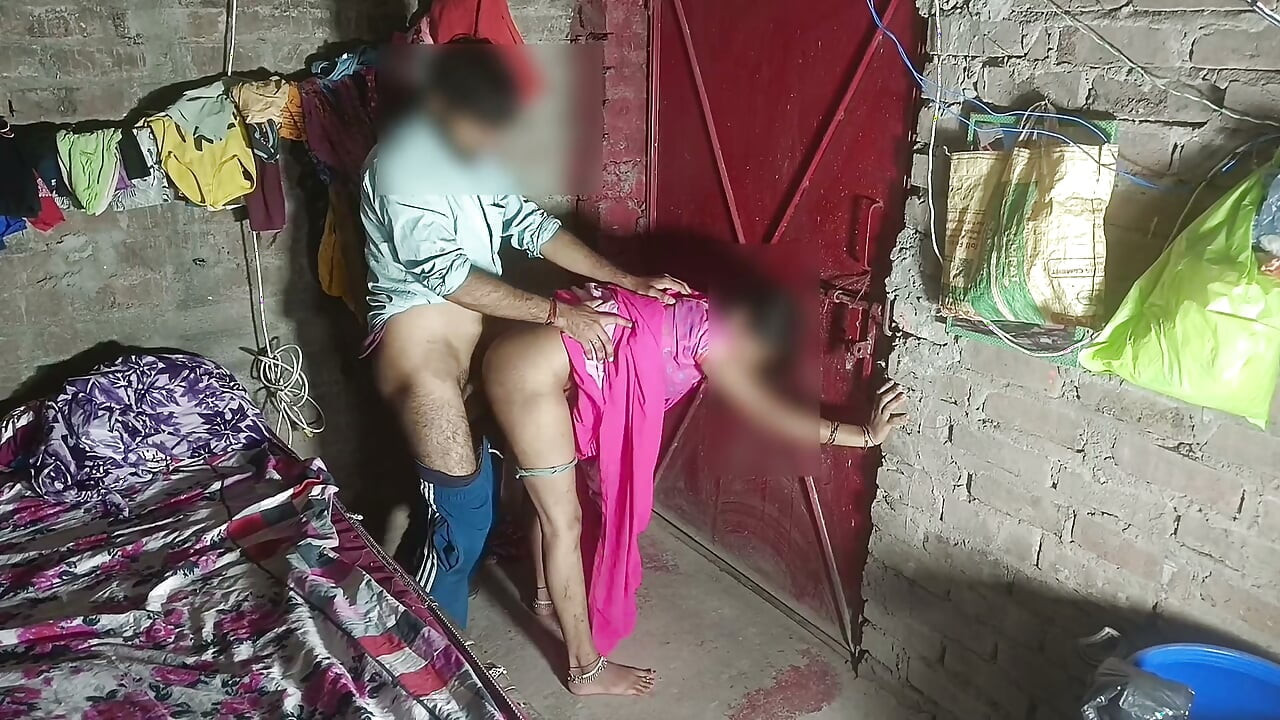 Secret sex in broad daylight, brother-in-law entered the sister-in-law's room and persuaded the sister-in-law to her, then sucked the nipples, choosing the sister-in-law, the sister-in-law landed the muscle and stood up to the doctor.