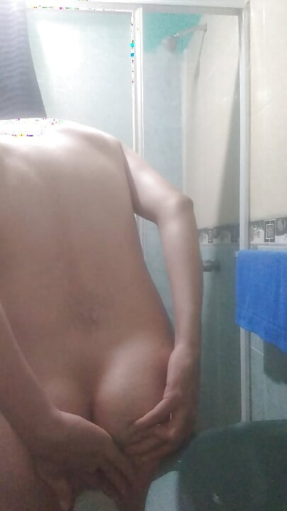 Man has fun before shower