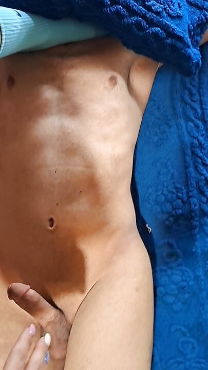 Meesteres femdom ballbusting voetfetisj en aftrekken
