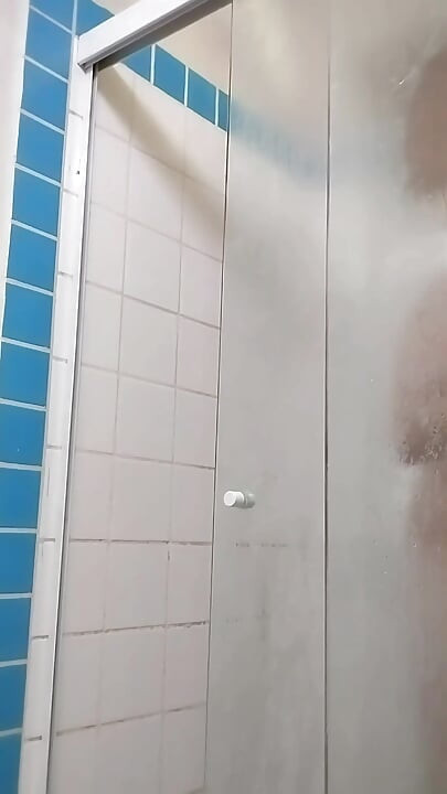 Saya tiba dari pelatihan dan mandi dengan baik di cuaca dingin.