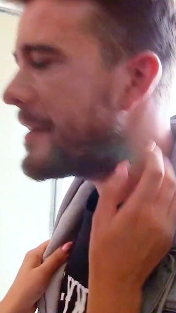 Must-share okamžik z "Podvádějící příběh sex pro sexy přítelkyni - jeho gf nejlepší přítel ji šuká"