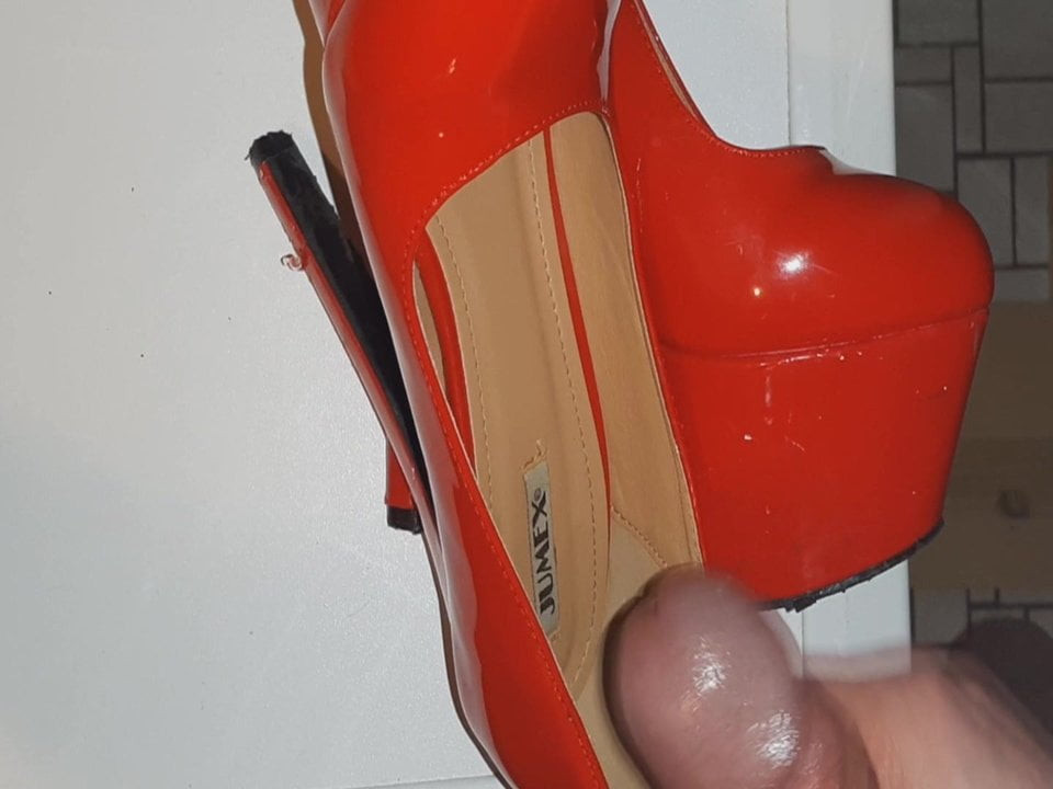 Cum in her red used High Heels