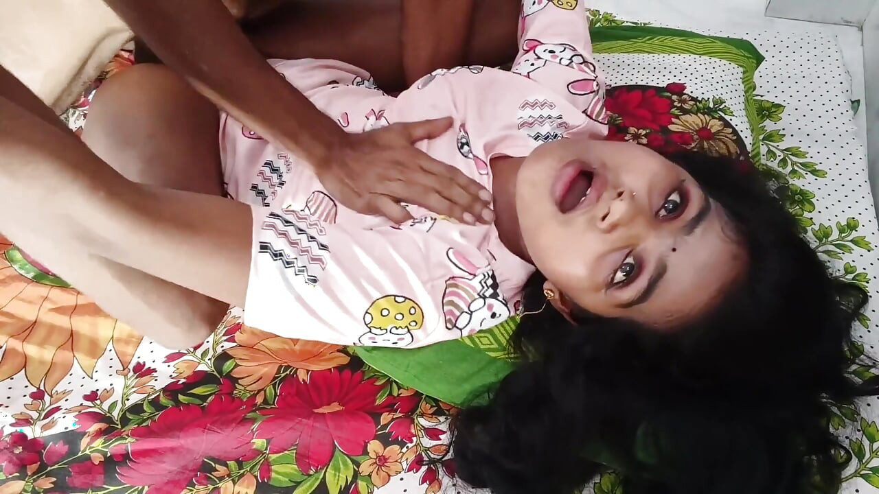 デシガールの複数衣装 激しいハードコアセックスセッション - リアルアマチュア