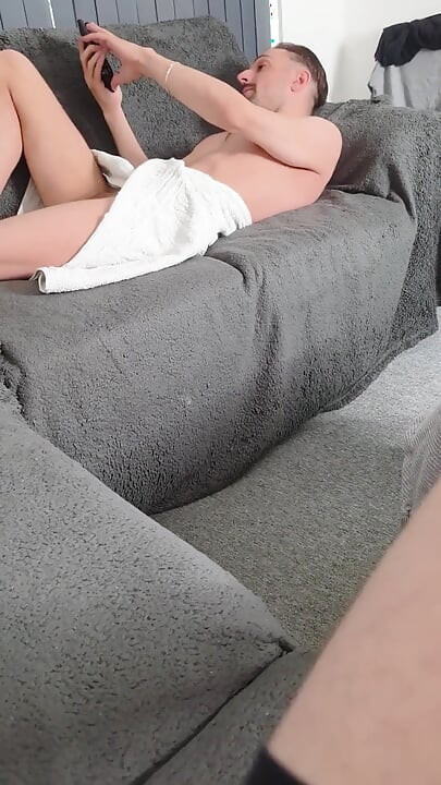 깜짝 얼싸 당하려고 Hes를 모르는 영국 소년