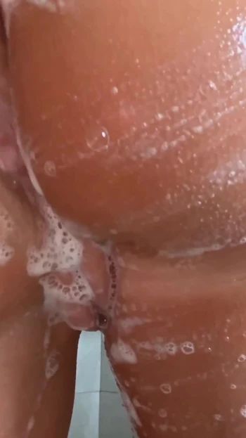Must-share moment from "jerking off in dorm bathroom blonde wet pussy- Kymozzie"