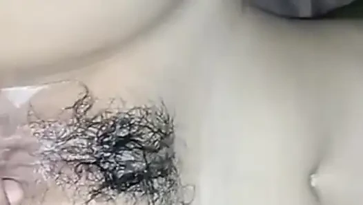 Aşka gerek yok ama yine de vücudunun sıcaklığını hissediyorum