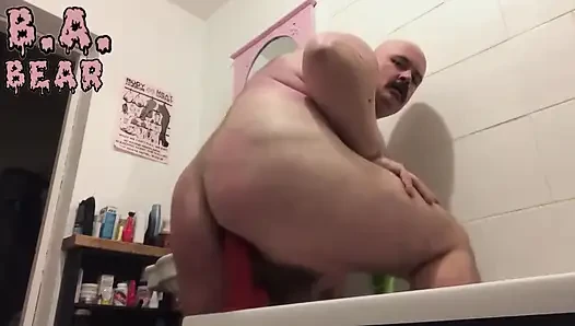Şişman Baba Büyük Götüne Ve Deliğine Dildo Yapıyor