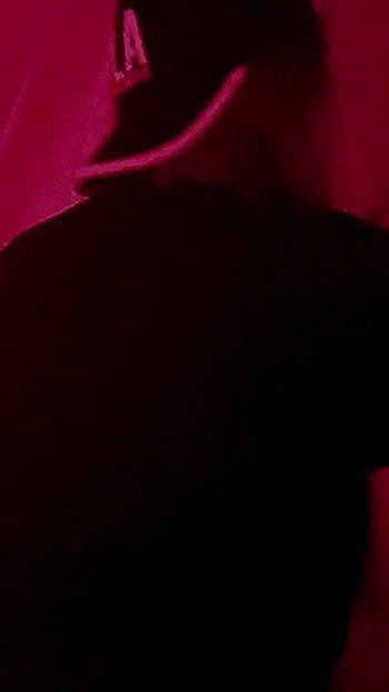 GloryHole in einer disco-toilette, ich lutsche einen fremden | Clip 2