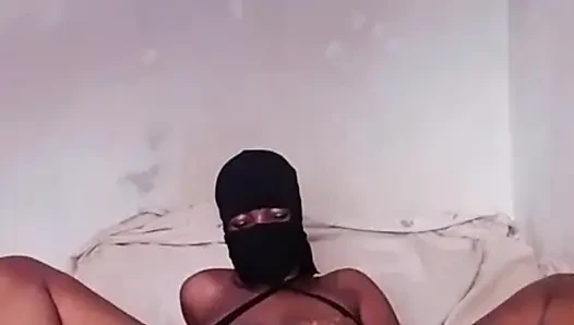 Memek sempit basah dientot sama dildo