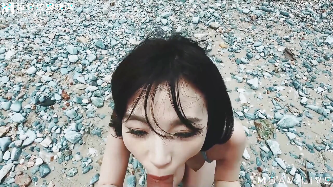 Md-0210-1 Island Lover Part 1: Unforgettable Thrust on an Uninhabited Beach