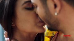 インド人の浮気セックスシーン-レイチェル・ホワイト、リヤ・レン