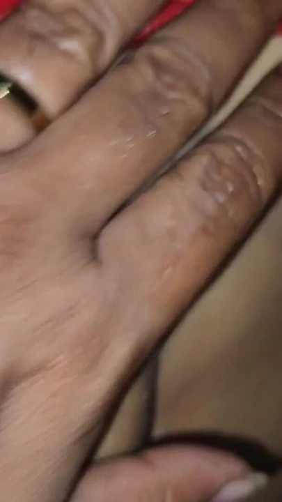 我在洗澡时操了她性感的胸部。|剪辑 1